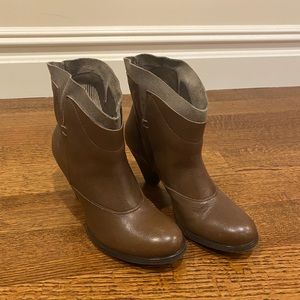 Booties ( made in Italy)